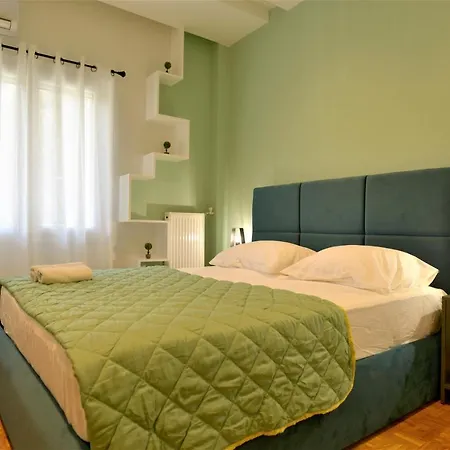 Cozy In Ilisia With Urban Forest View Apartment