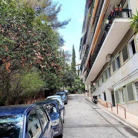 Apartment Cozy In Ilisia With Urban Forest View